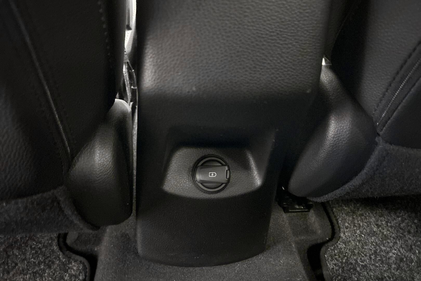 Kia Stonic iso kuva 21