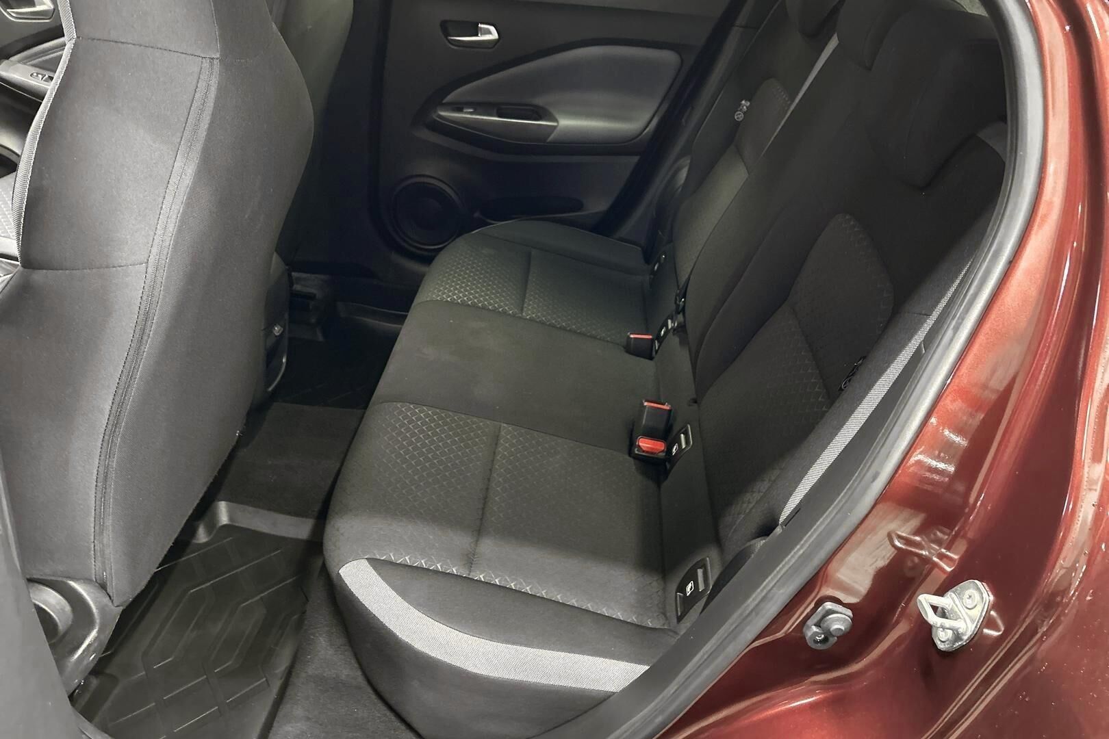 Nissan Juke iso kuva 10
