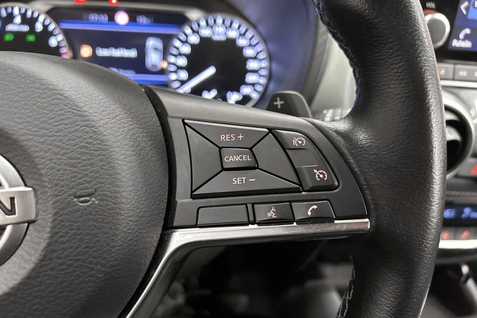 Nissan Juke iso kuva 19