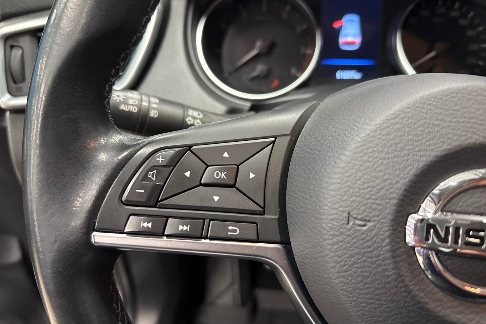 Nissan Qashqai iso kuva 15