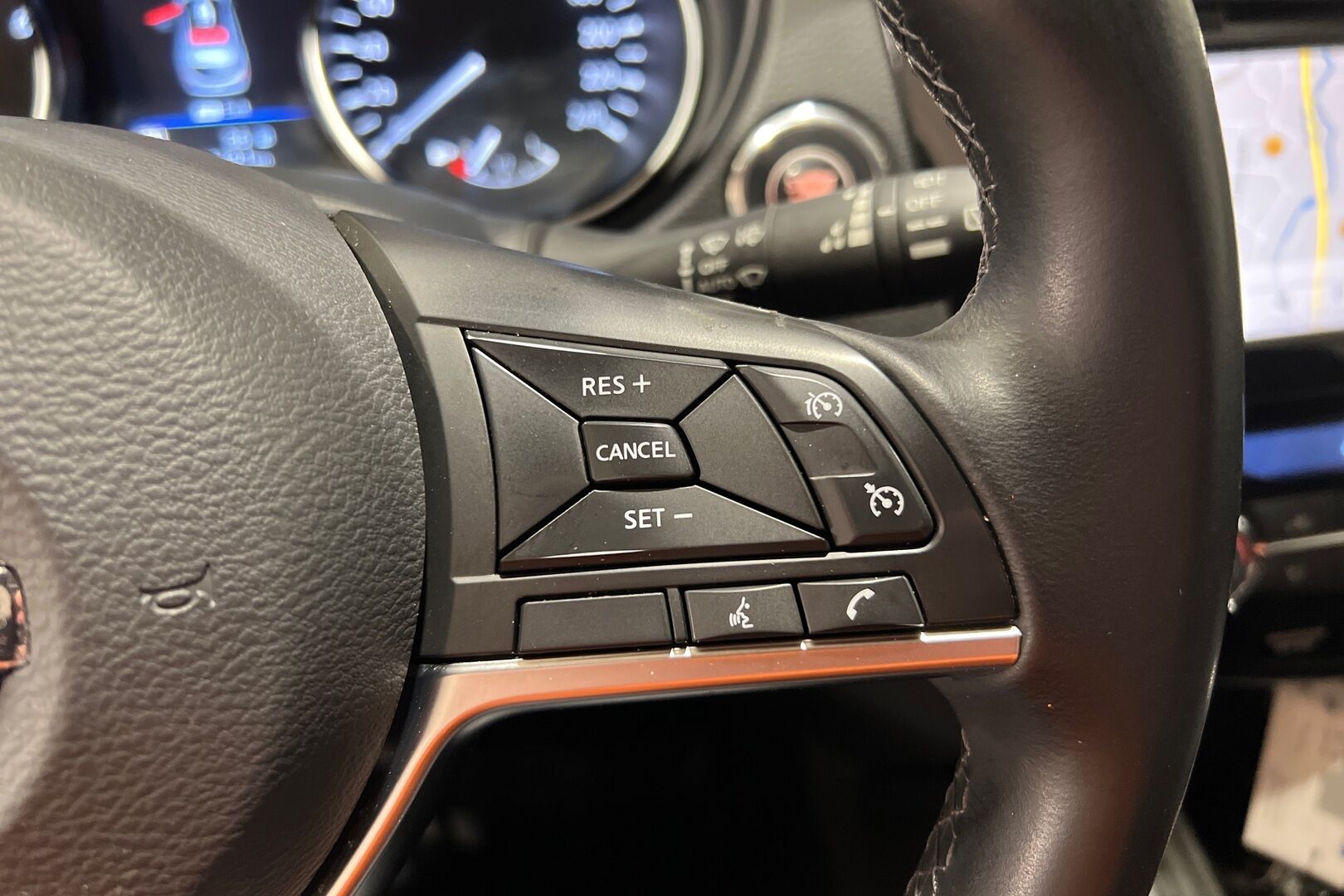 Nissan Qashqai iso kuva 14