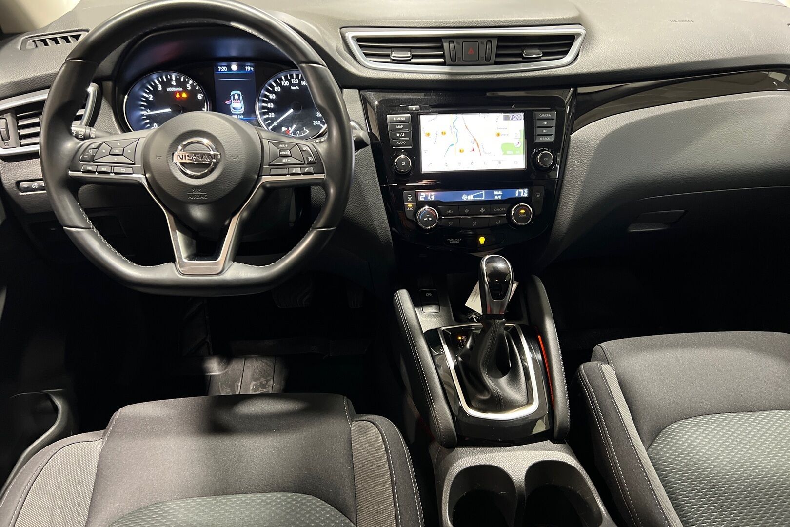 Nissan Qashqai iso kuva 7