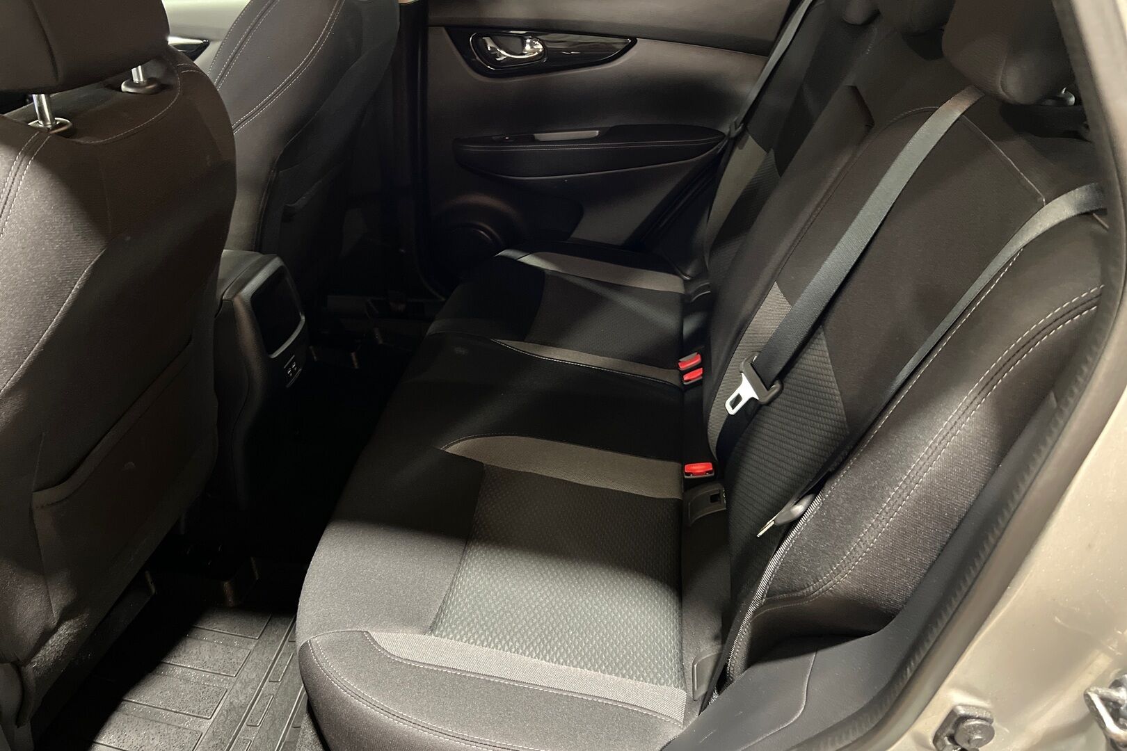 Nissan Qashqai iso kuva 9
