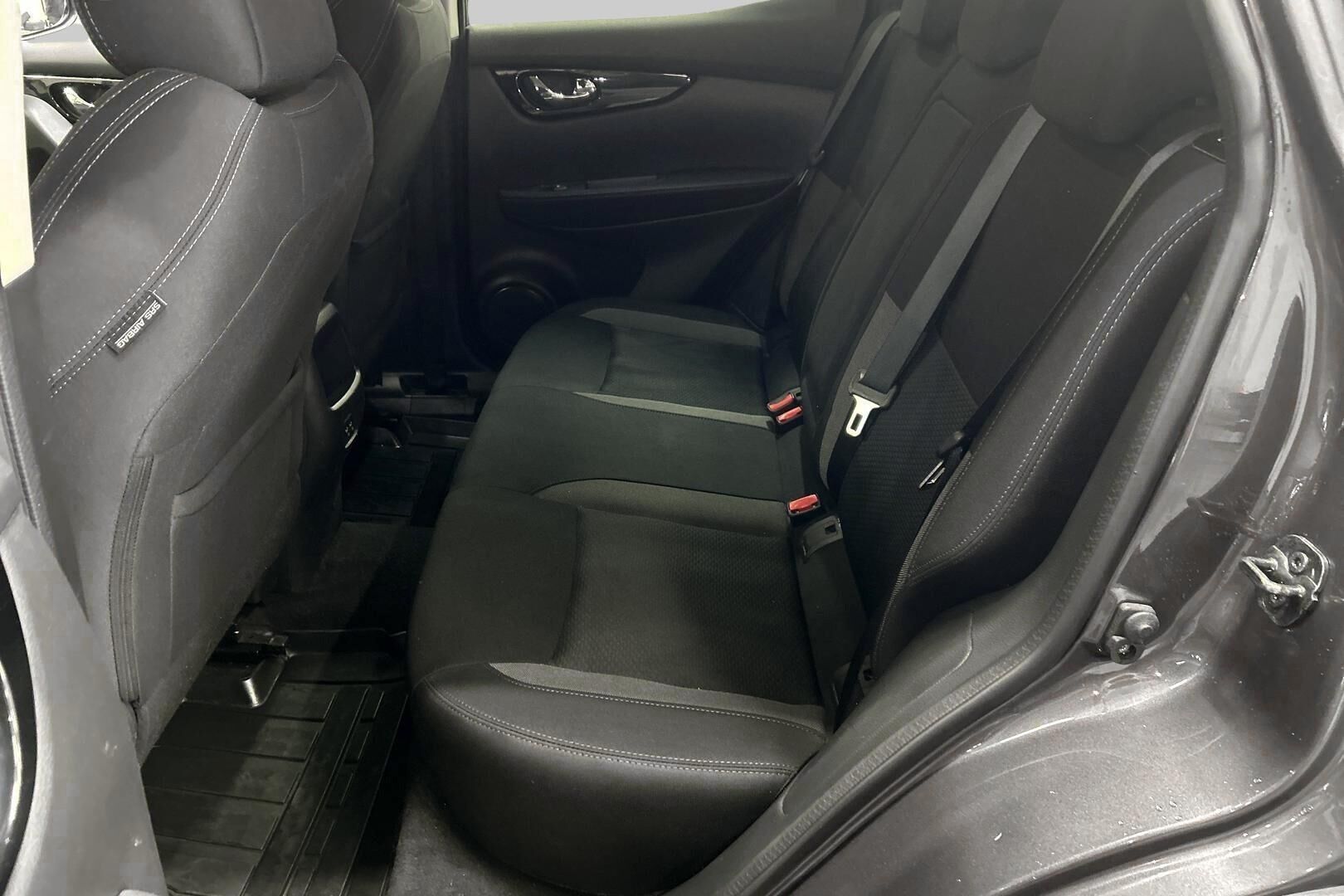 Nissan Qashqai iso kuva 10