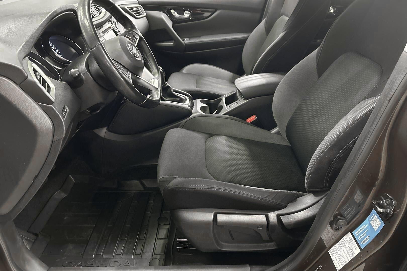 Nissan Qashqai iso kuva 9