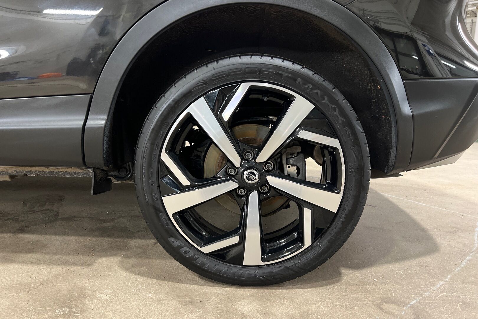 Nissan Qashqai iso kuva 9
