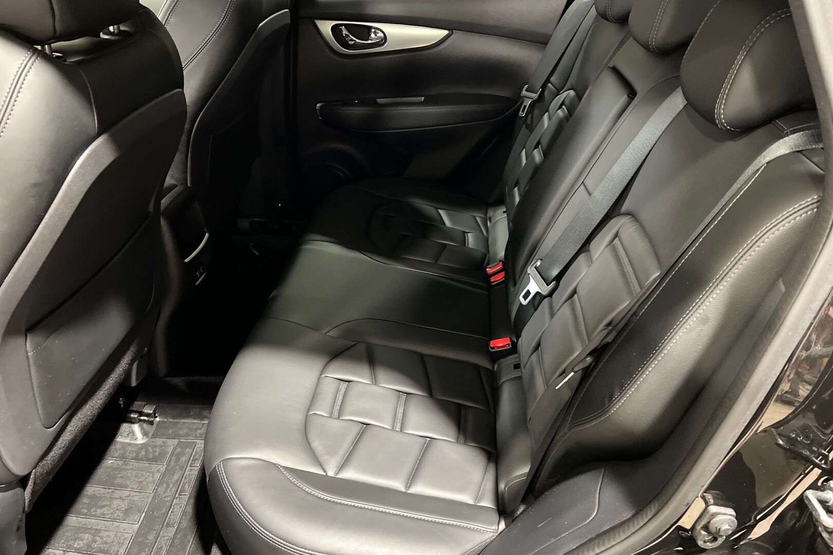 Nissan Qashqai iso kuva 7