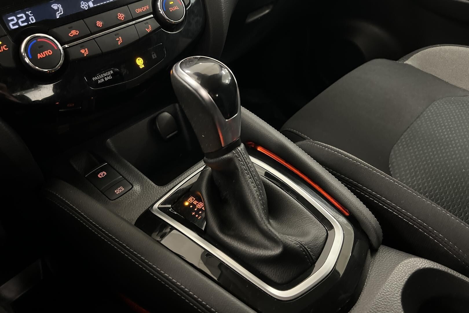 Nissan Qashqai iso kuva 18