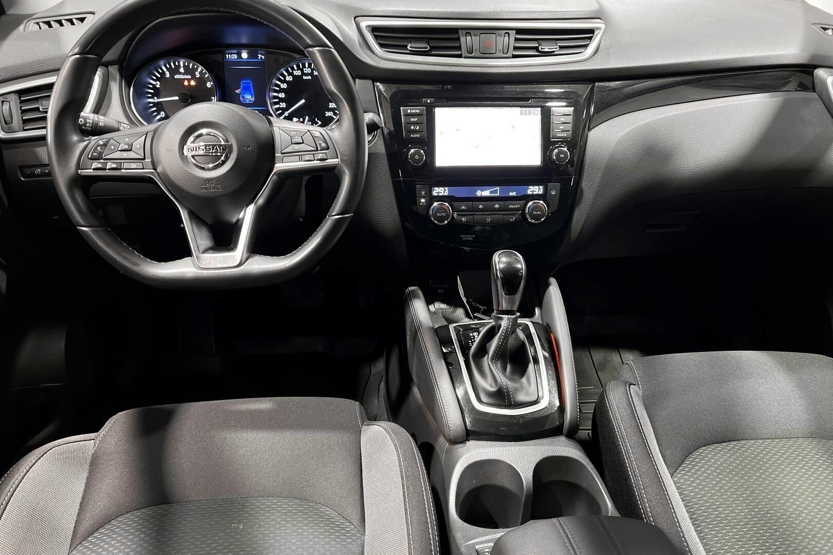 Nissan Qashqai iso kuva 11