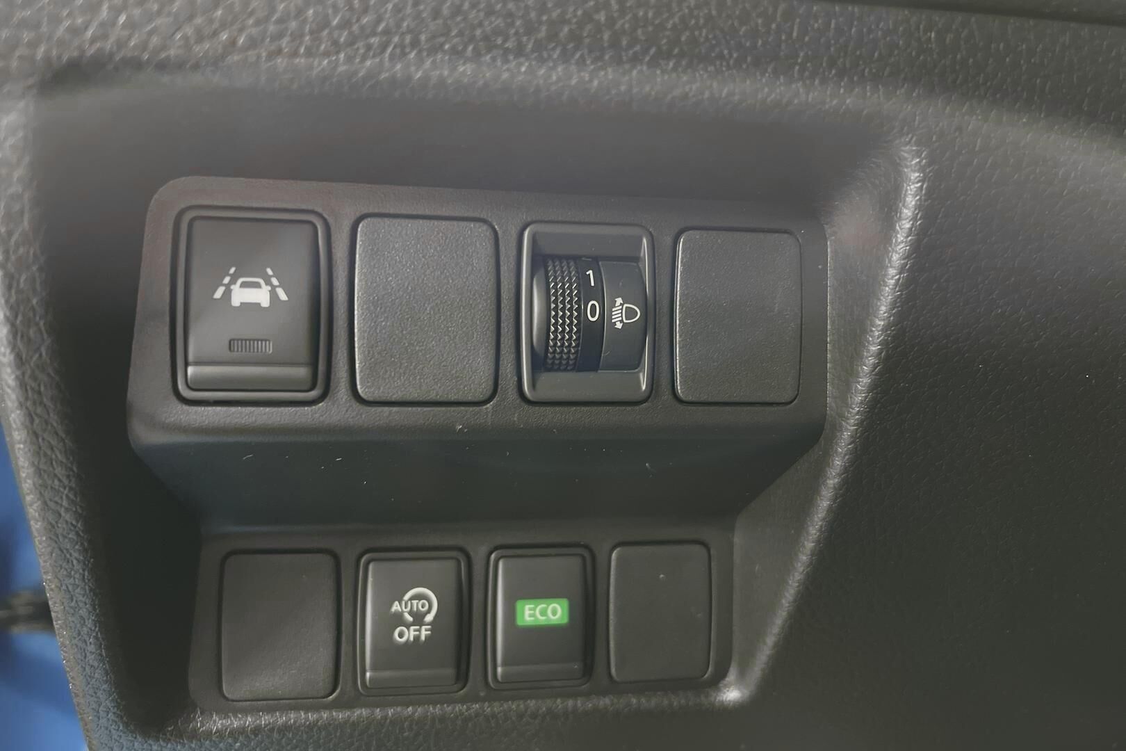 Nissan Qashqai iso kuva 14