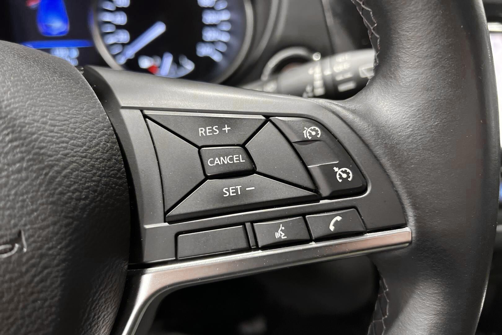 Nissan Qashqai iso kuva 16