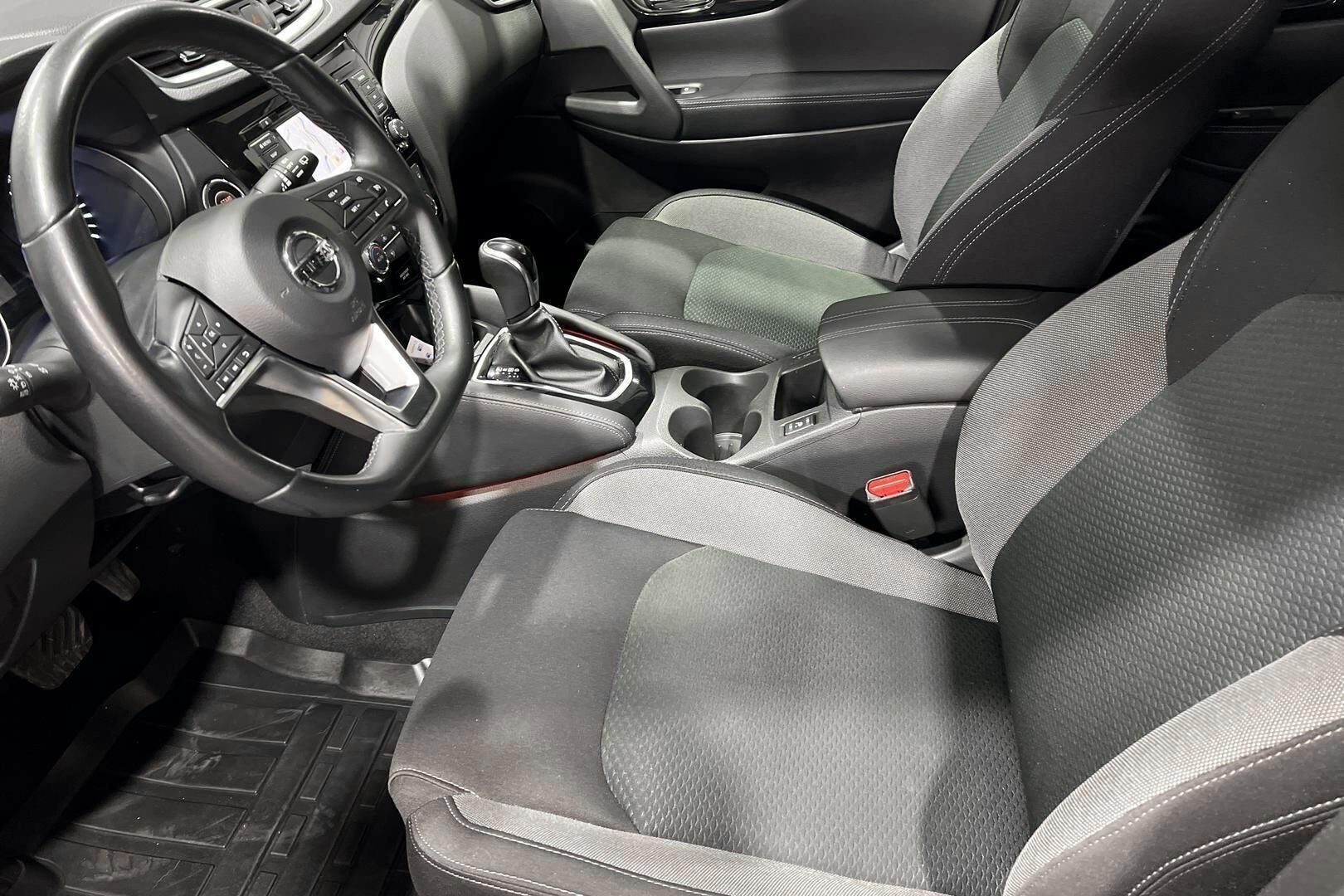 Nissan Qashqai iso kuva 9