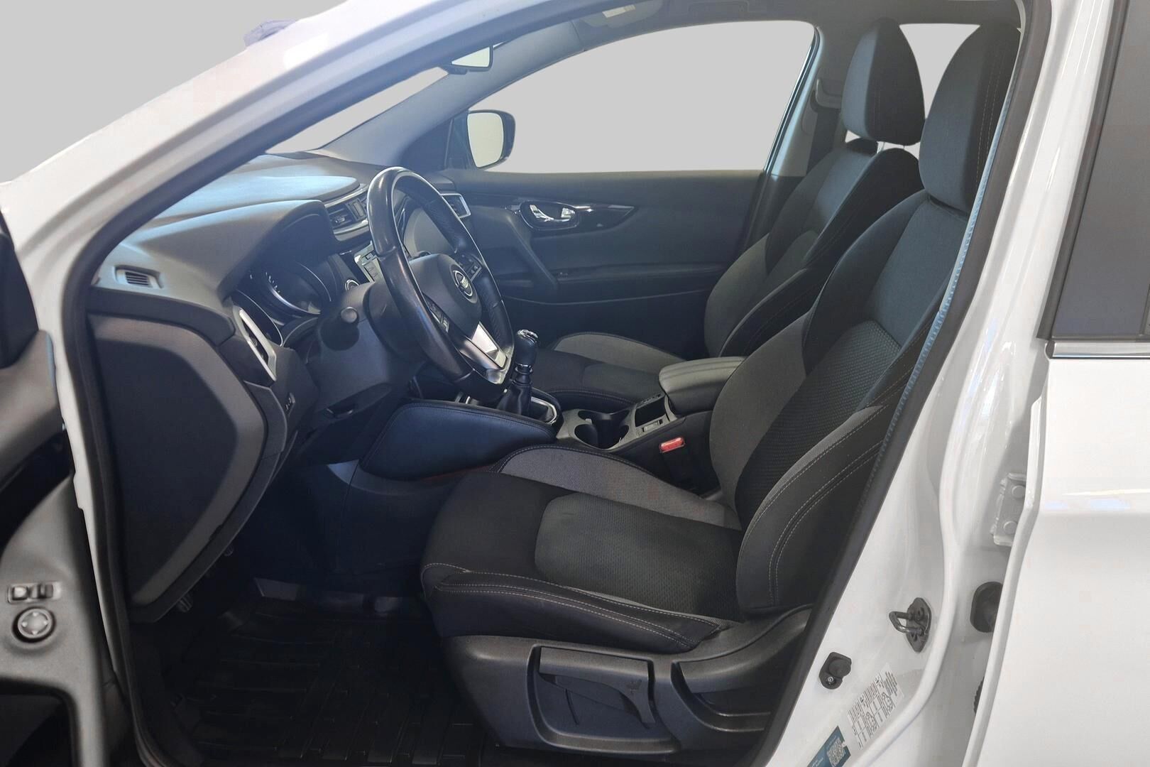 Nissan Qashqai iso kuva 9