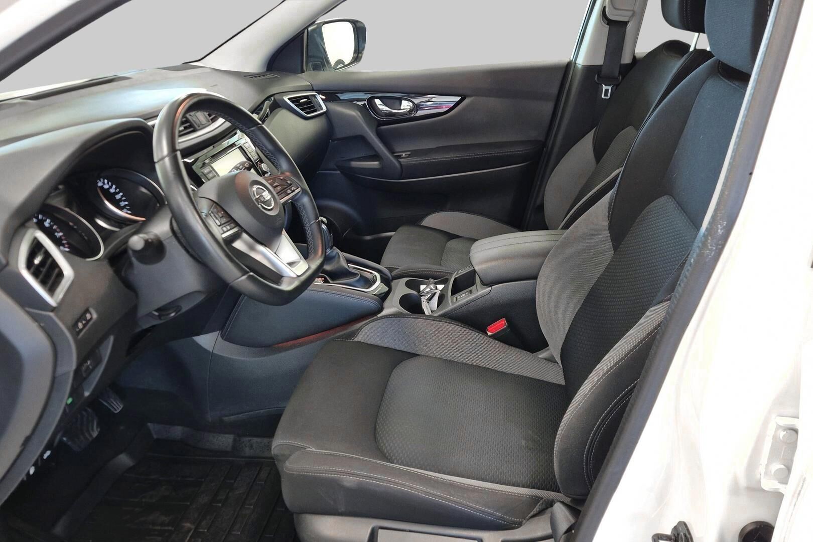Nissan Qashqai iso kuva 9