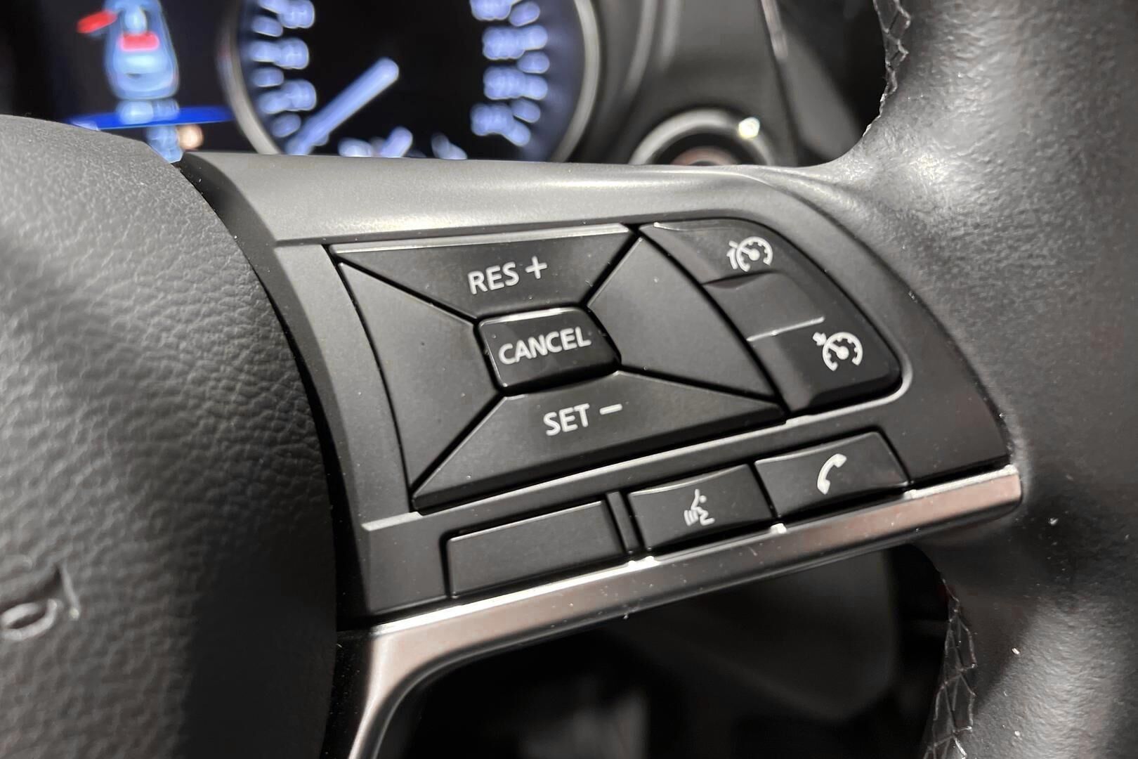 Nissan Qashqai iso kuva 16