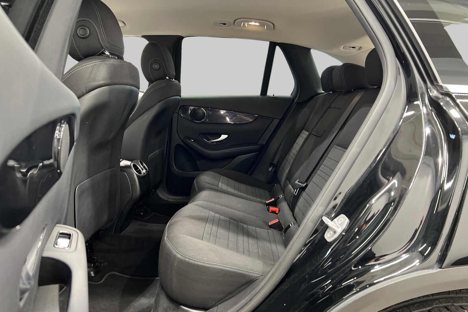Mercedes-Benz GLC iso kuva 10