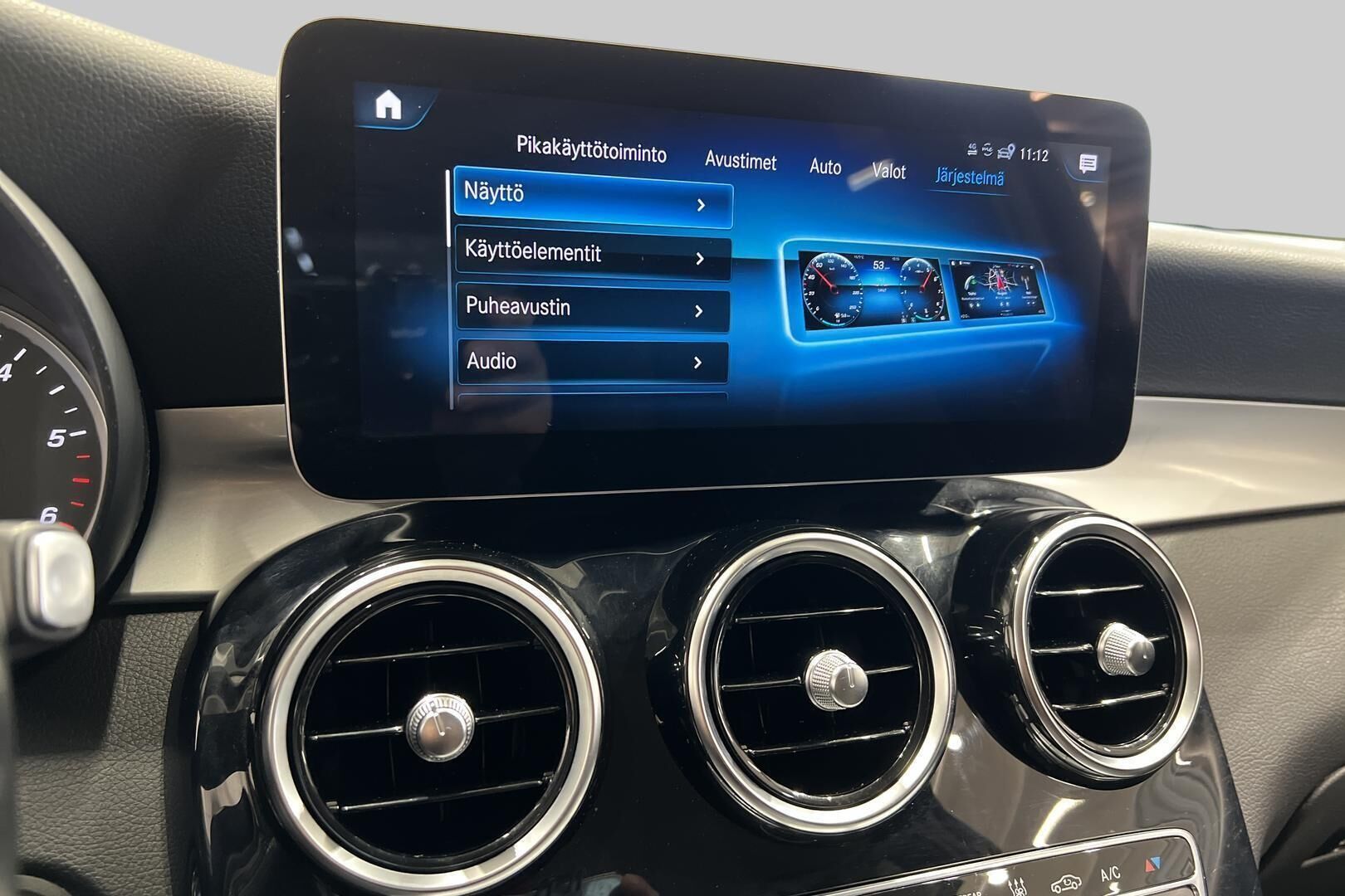 Mercedes-Benz GLC iso kuva 21
