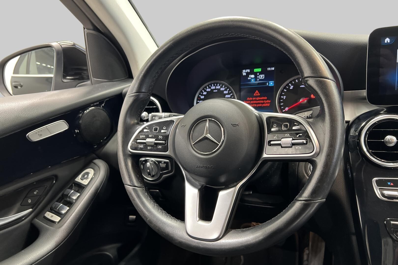 Mercedes-Benz GLC iso kuva 33