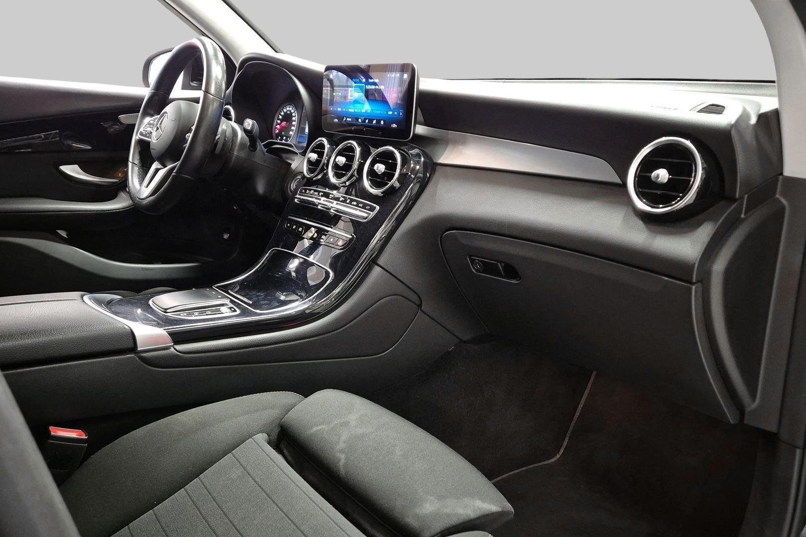 Mercedes-Benz GLC iso kuva 5