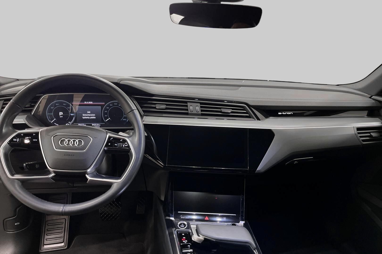 Audi e-tron iso kuva 11