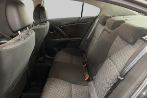 Toyota Avensis esikatselu 10
