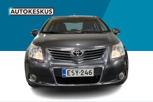 Toyota Avensis esikatselu 2
