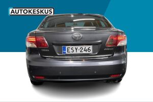 Toyota Avensis esikatselu 6