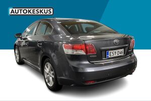 Toyota Avensis esikatselu 7