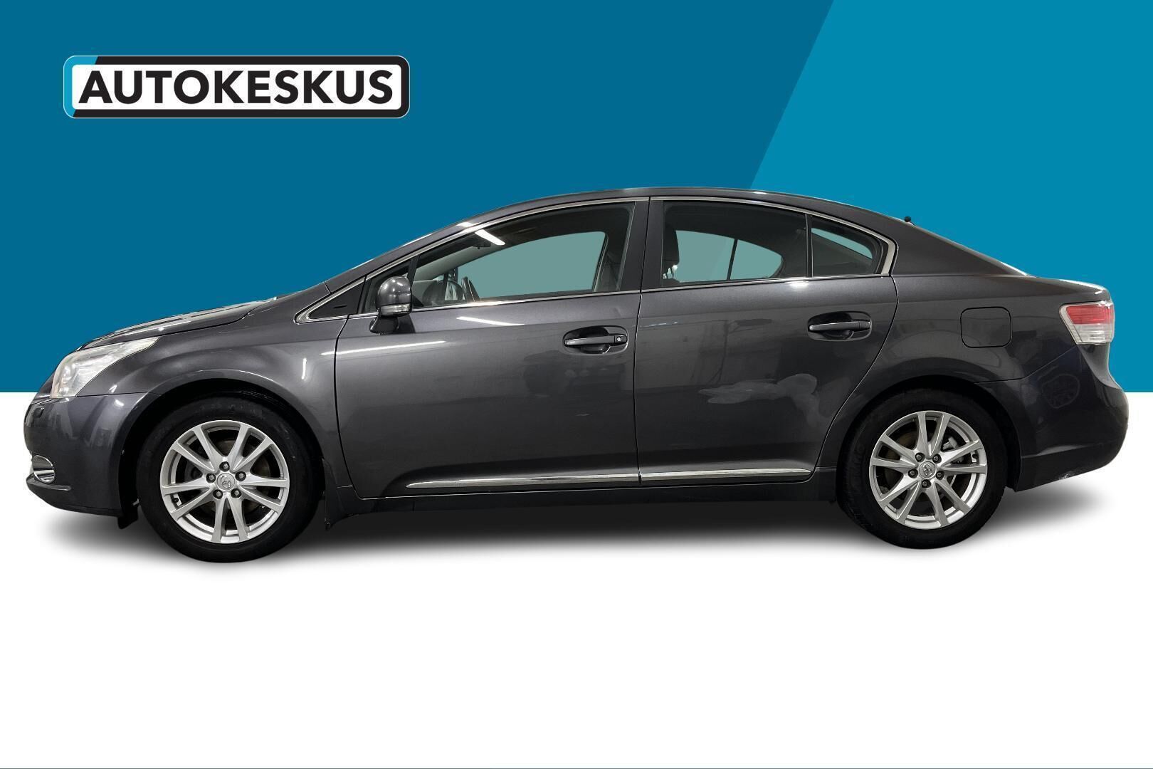 Toyota Avensis iso kuva 8