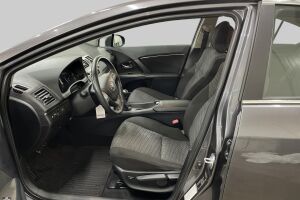 Toyota Avensis esikatselu 9