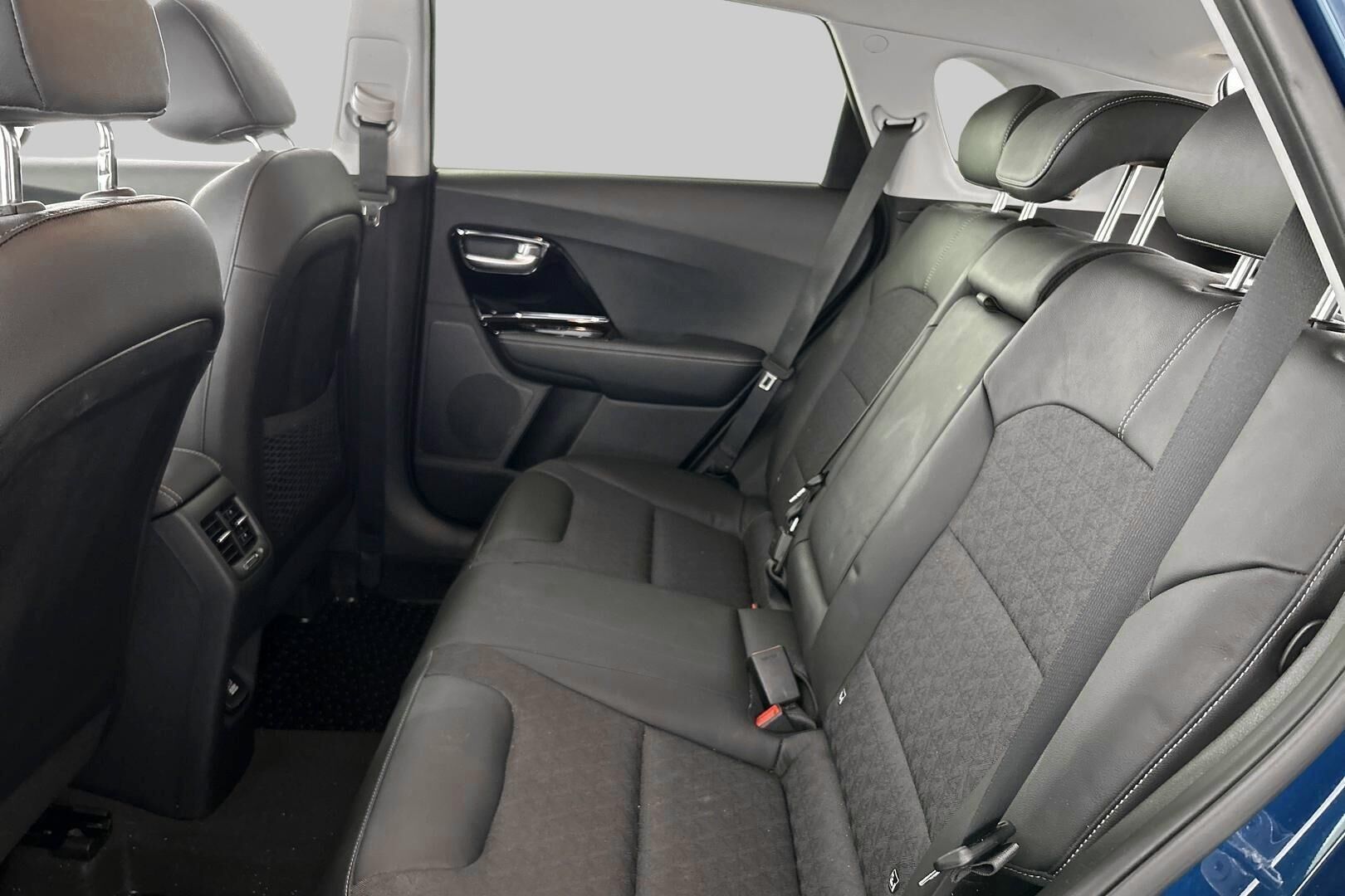 Kia Niro iso kuva 10