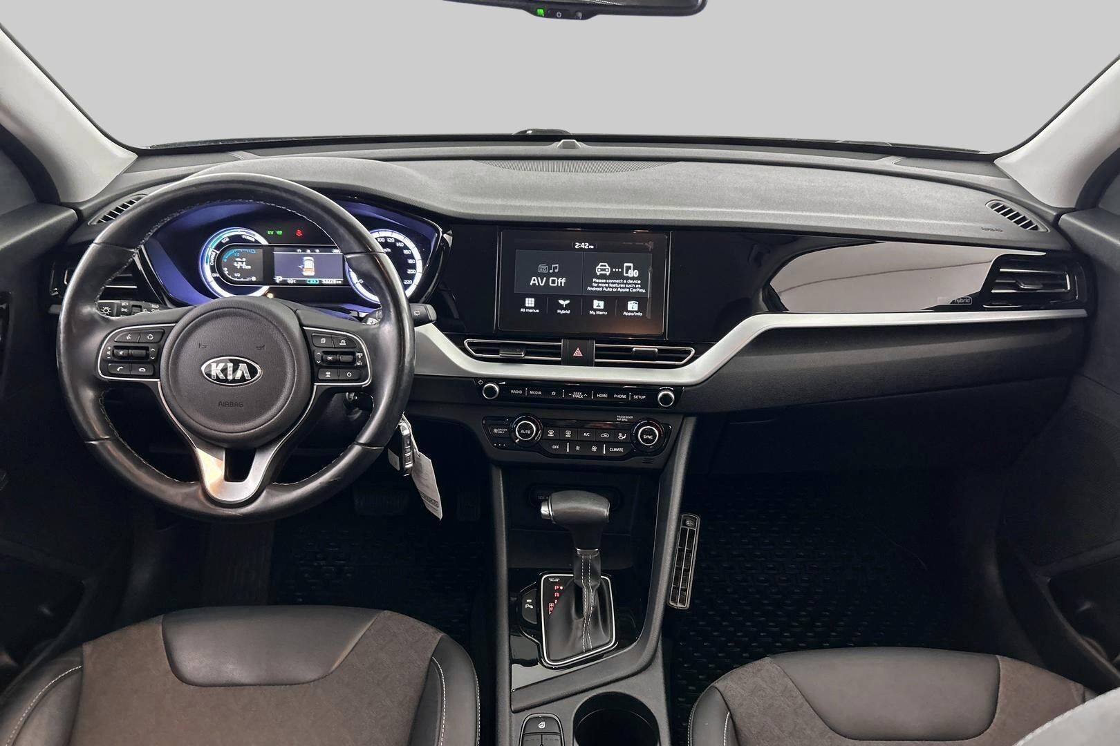 Kia Niro iso kuva 11