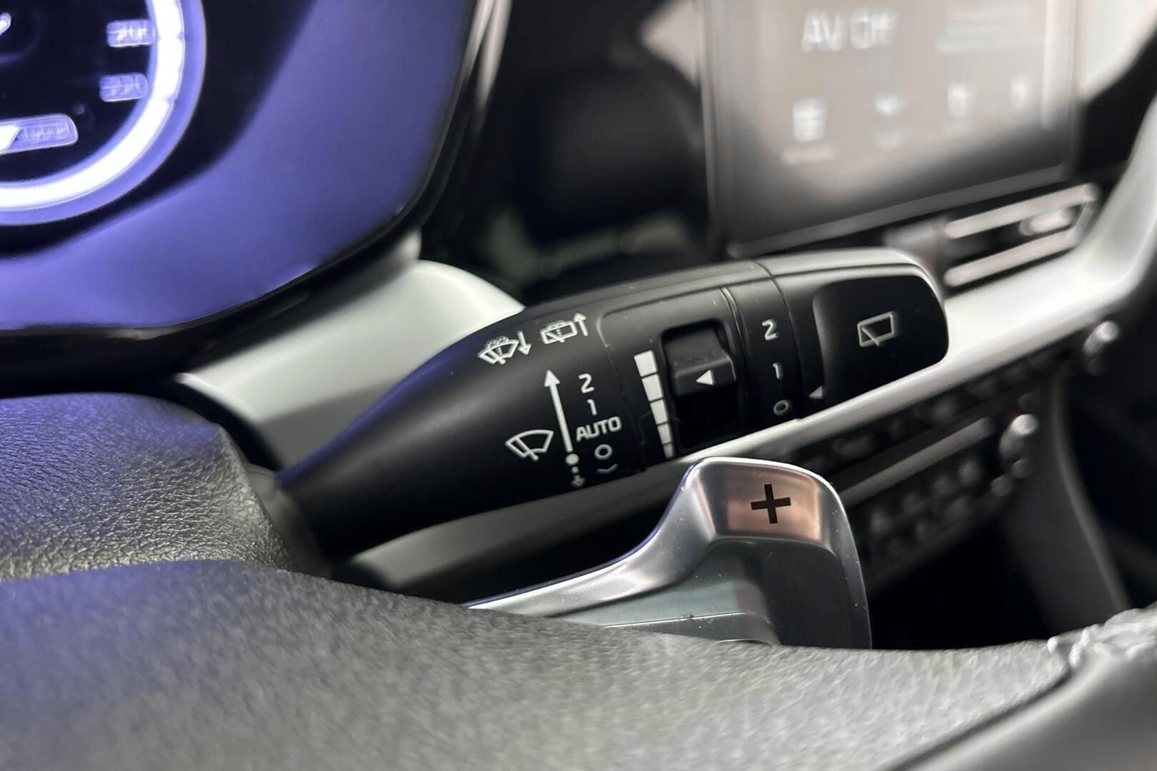 Kia Niro iso kuva 16