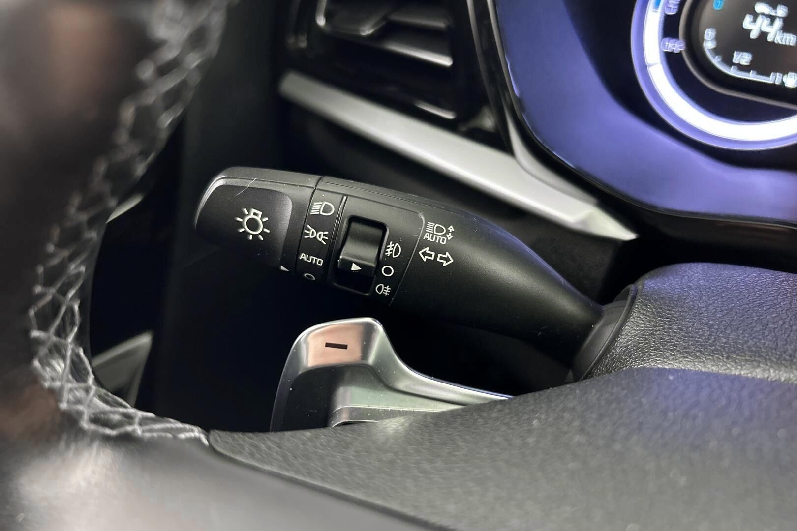 Kia Niro iso kuva 18