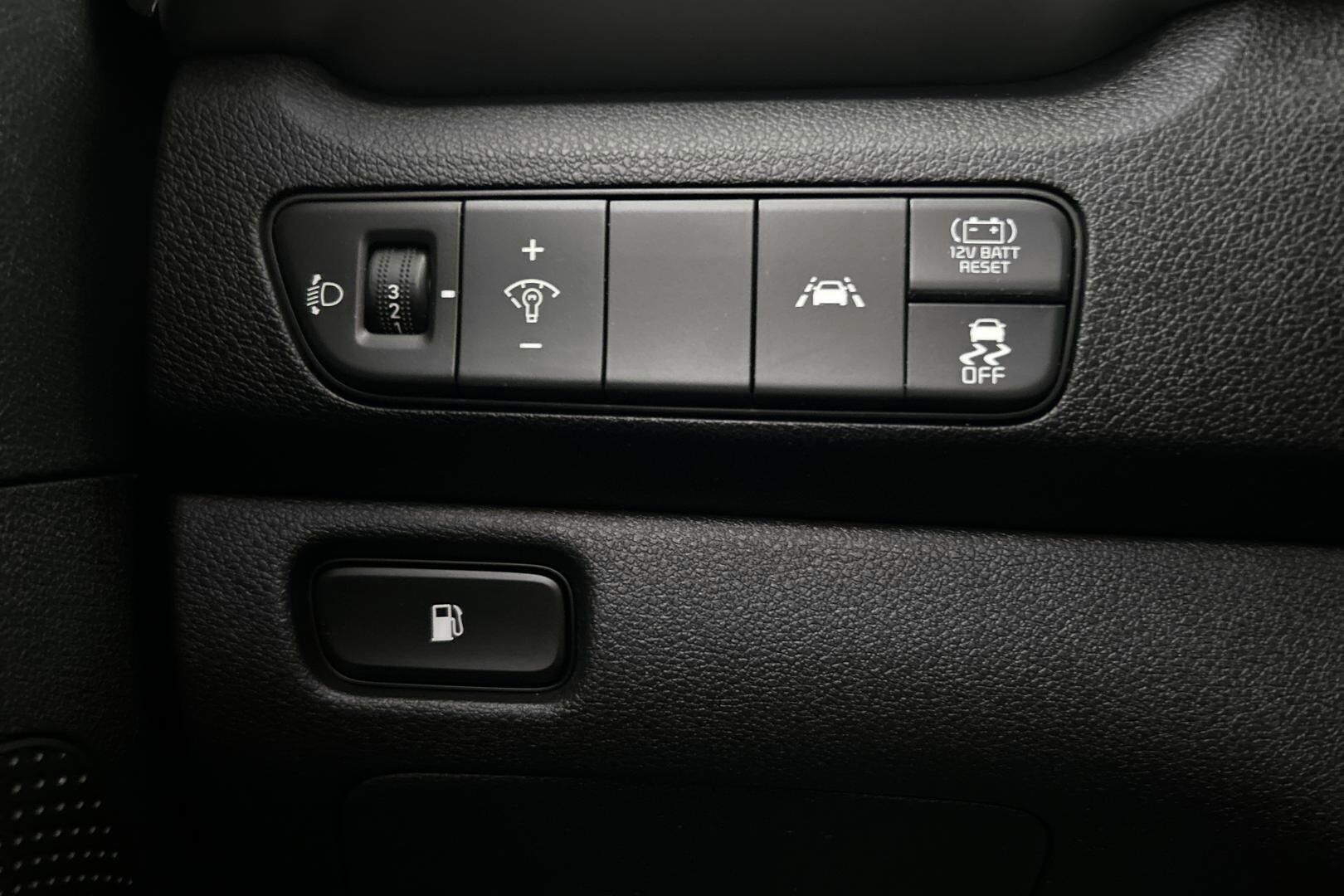 Kia Niro iso kuva 19