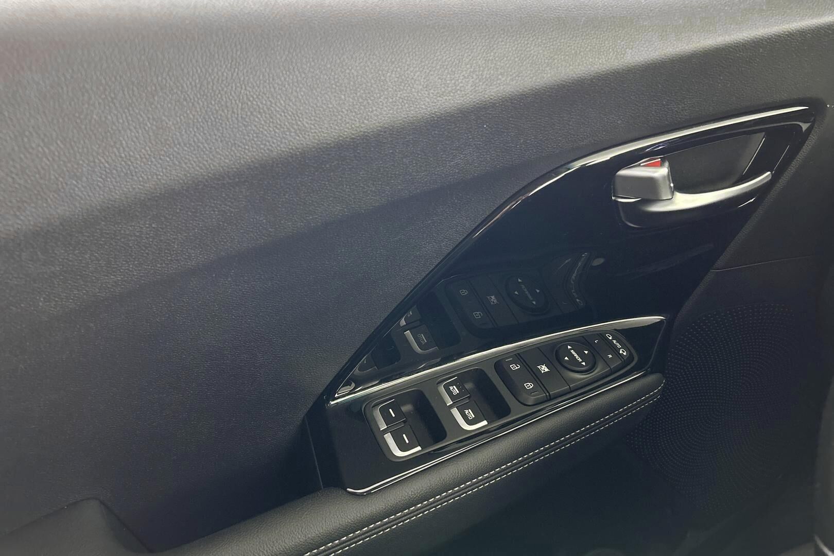 Kia Niro iso kuva 20