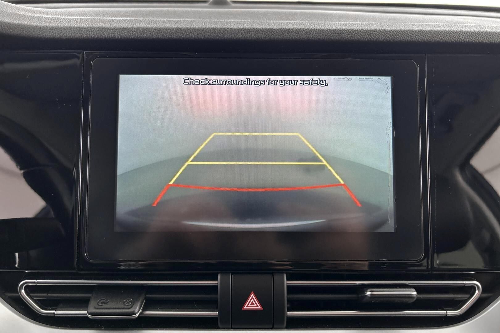 Kia Niro iso kuva 24