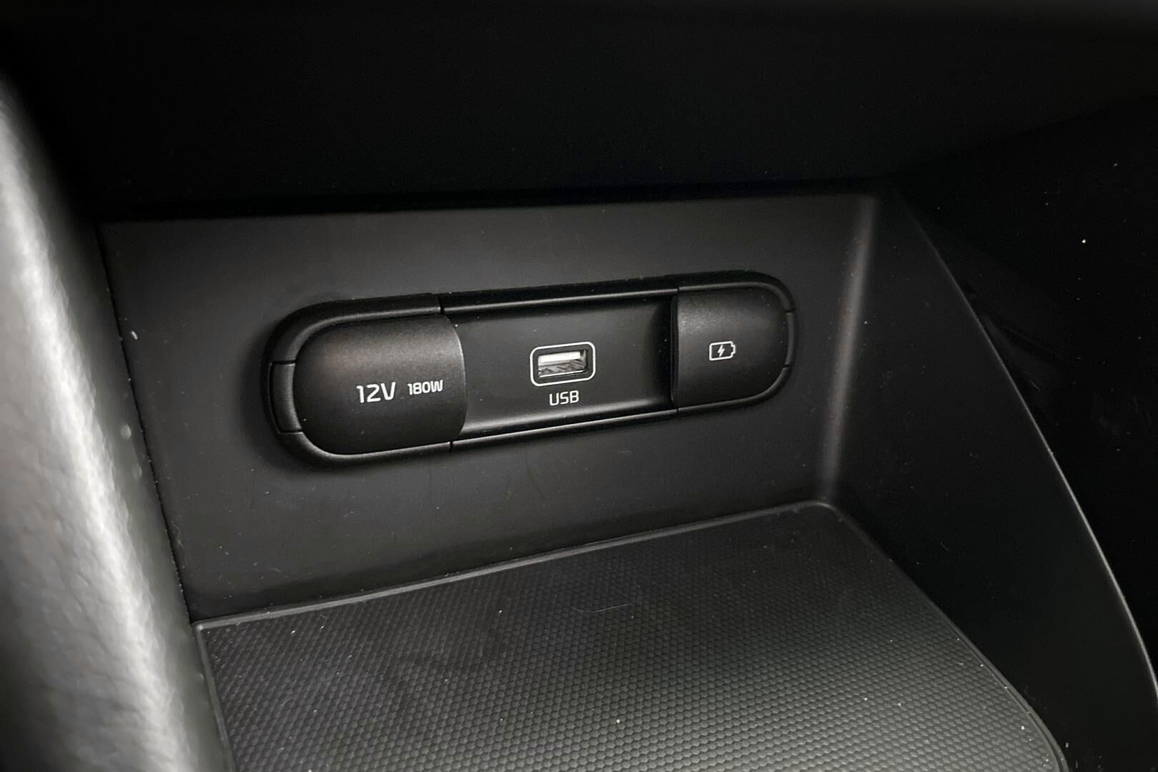 Kia Niro iso kuva 26