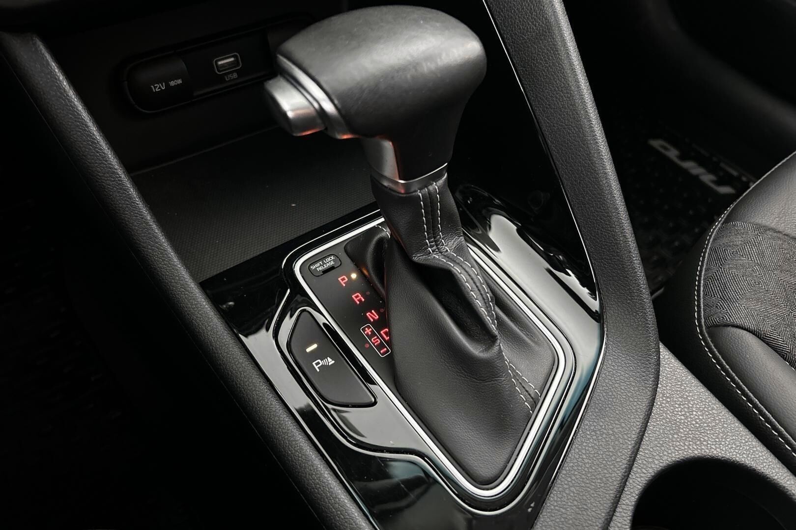 Kia Niro iso kuva 27