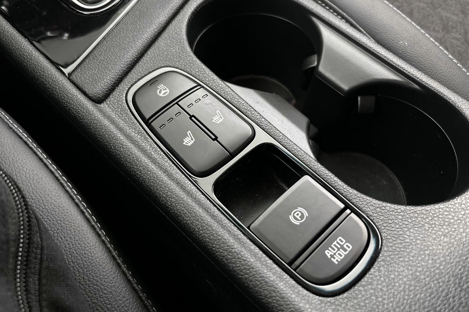 Kia Niro iso kuva 28