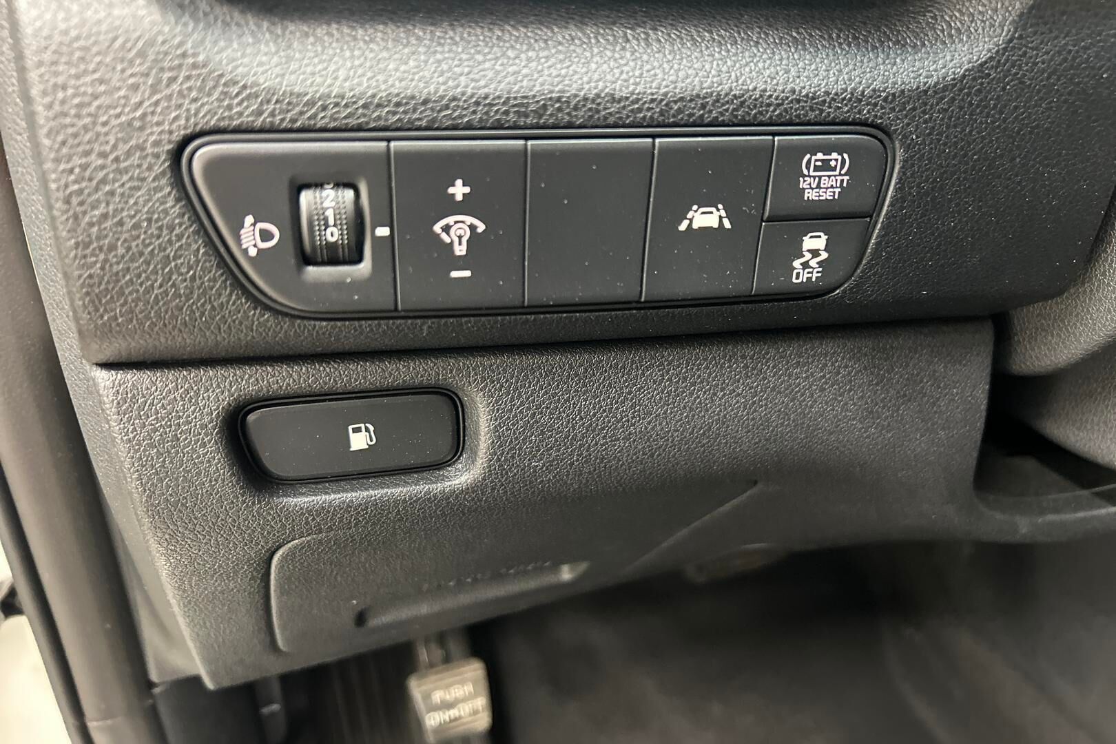 Kia Niro iso kuva 14