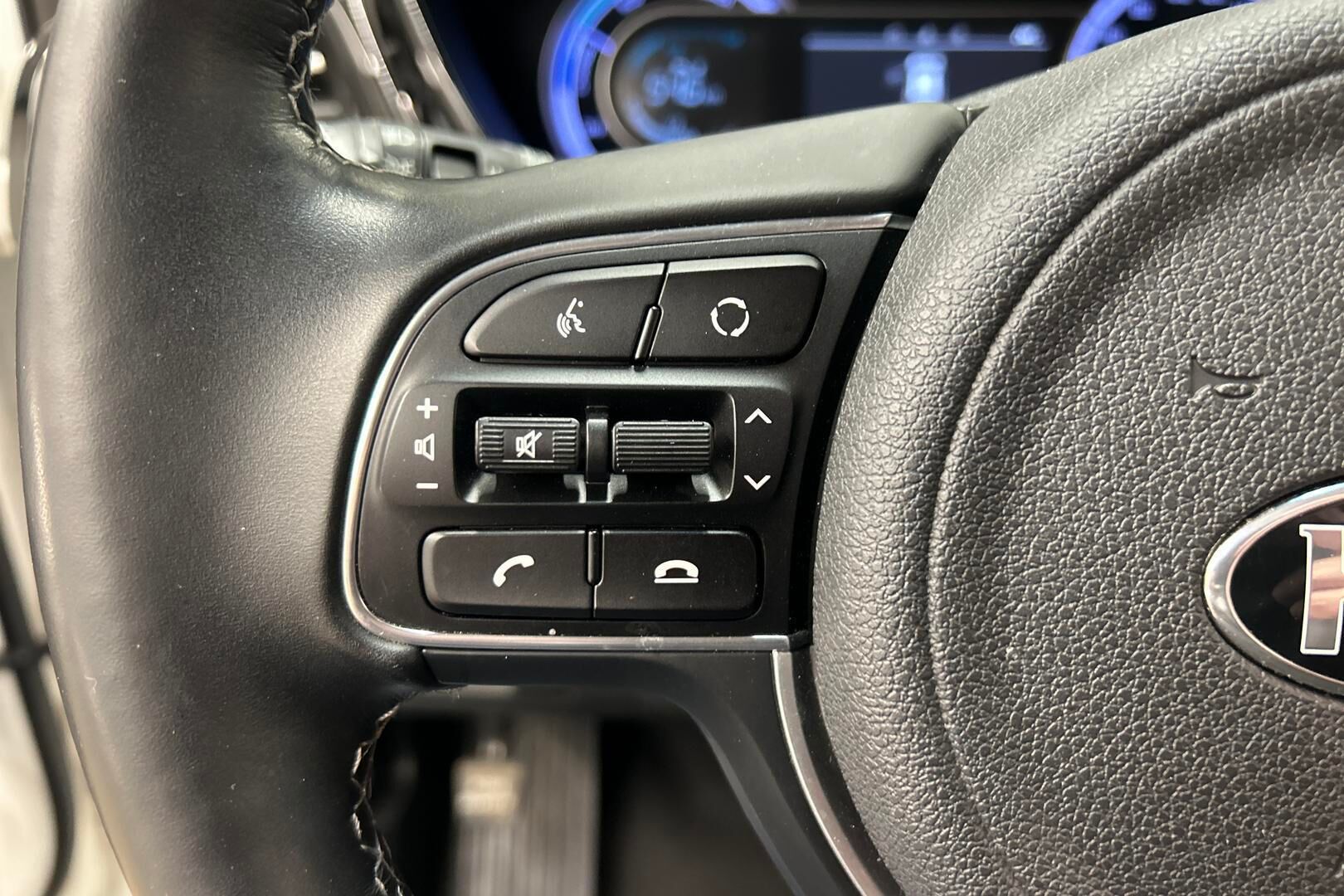 Kia Niro iso kuva 15