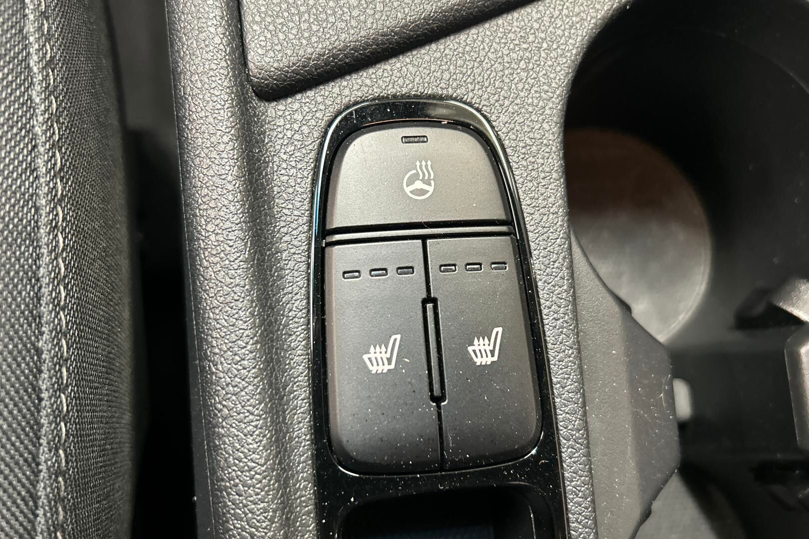 Kia Niro iso kuva 23