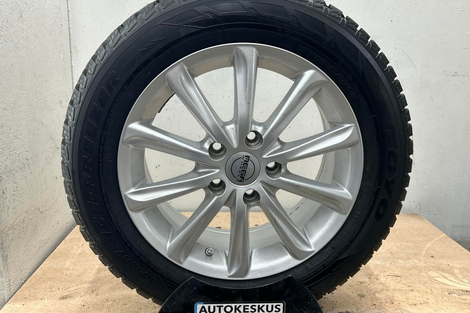Kia Niro iso kuva 24