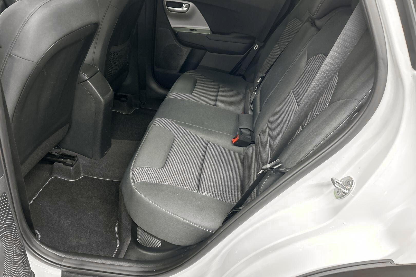 Kia Niro iso kuva 9