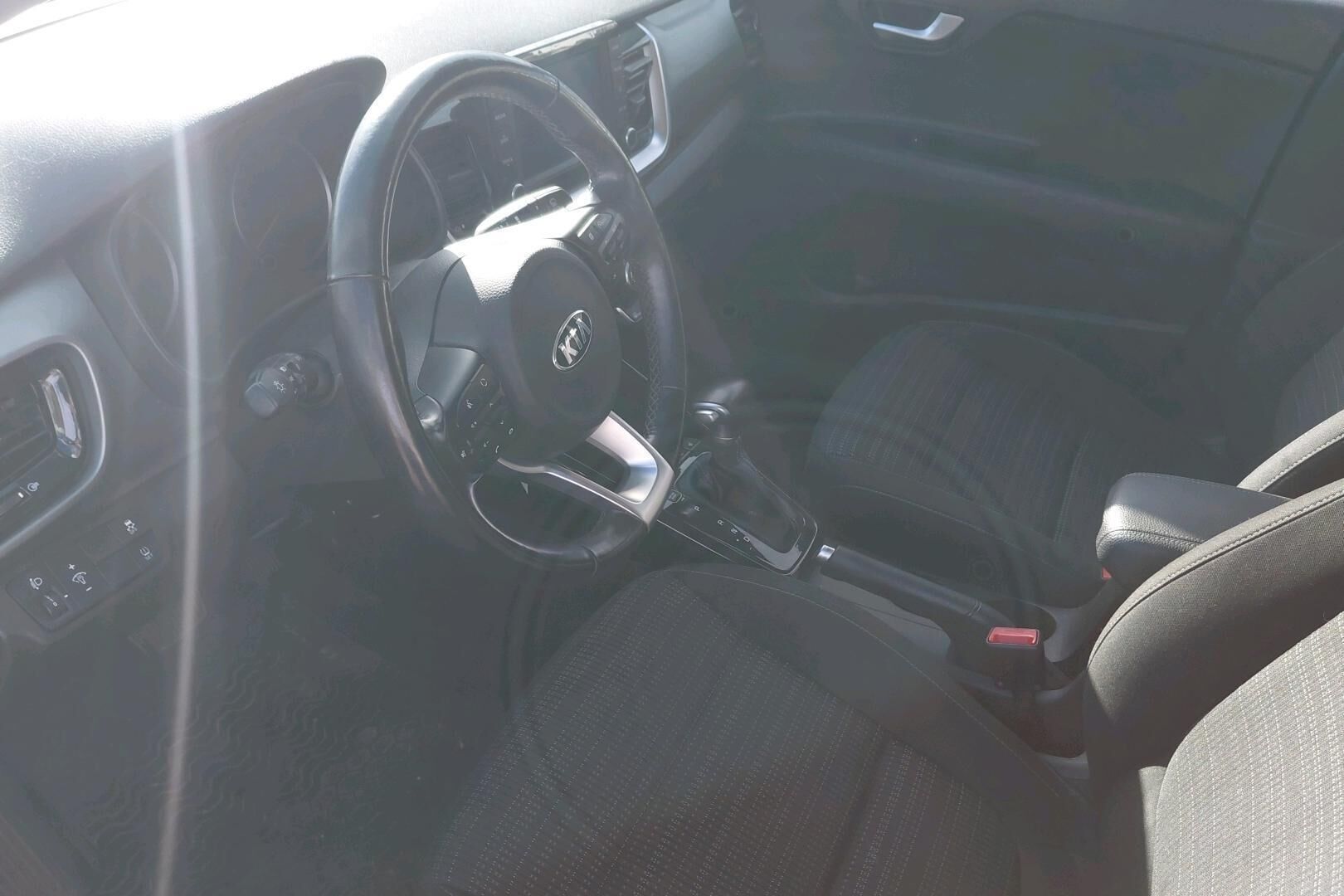 Kia Stonic iso kuva 2