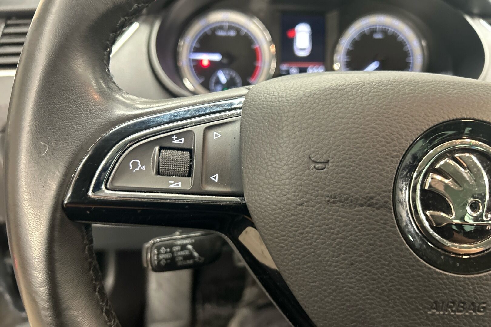 Skoda Octavia iso kuva 19