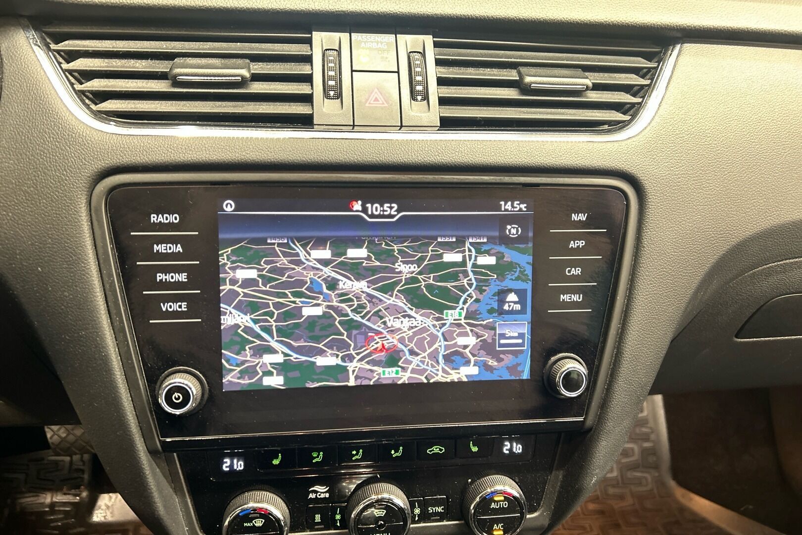 Skoda Octavia iso kuva 9