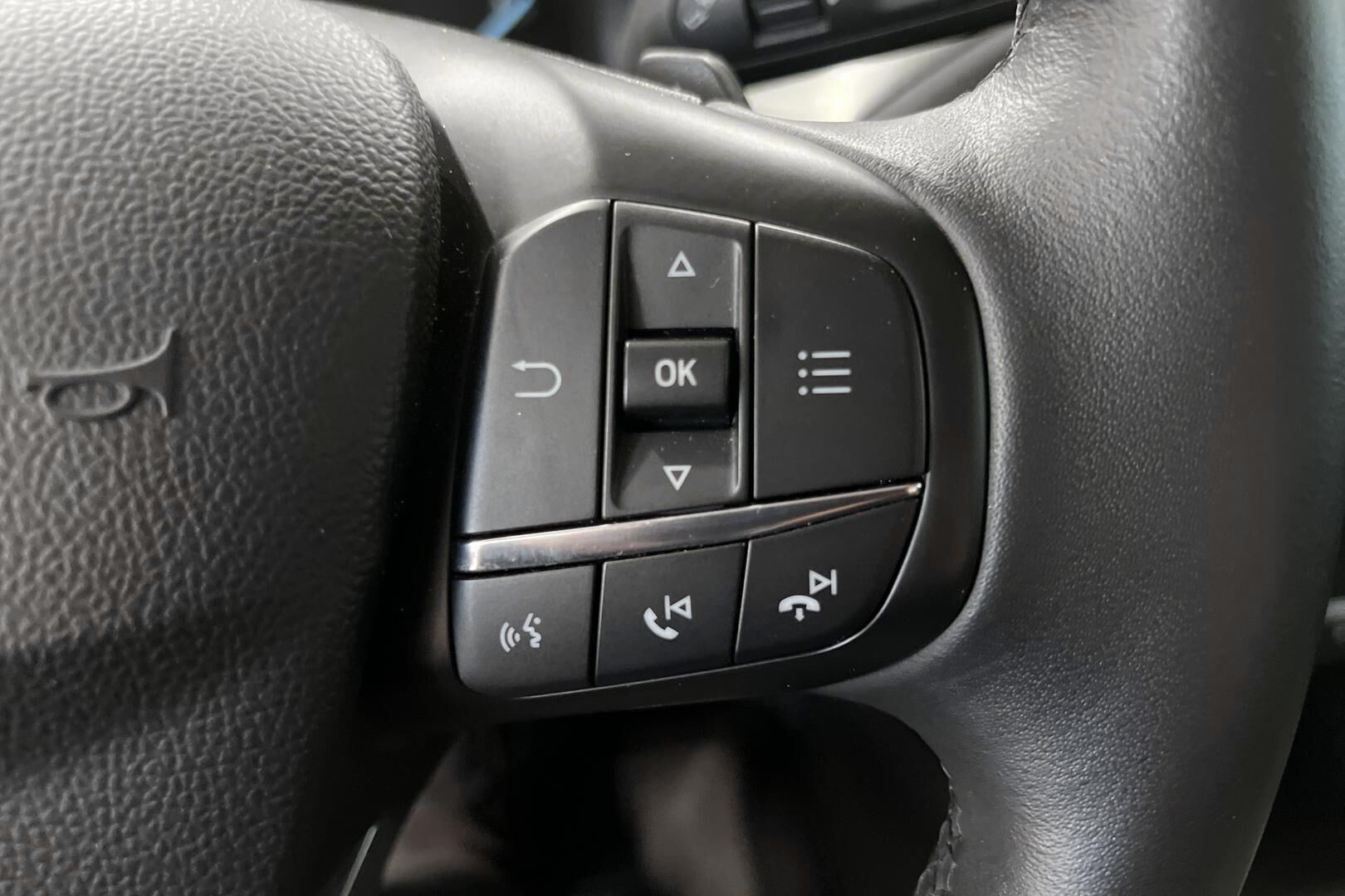Ford Focus iso kuva 15