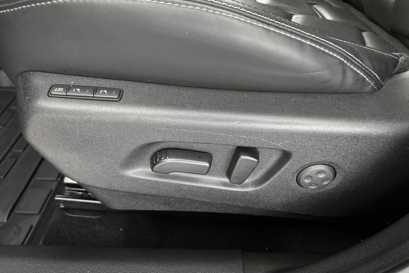 Nissan Qashqai iso kuva 14